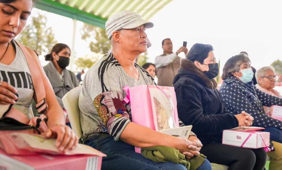 Entrega gobierno de Tlaxcala prótesis de mama externa a 22 mujeres