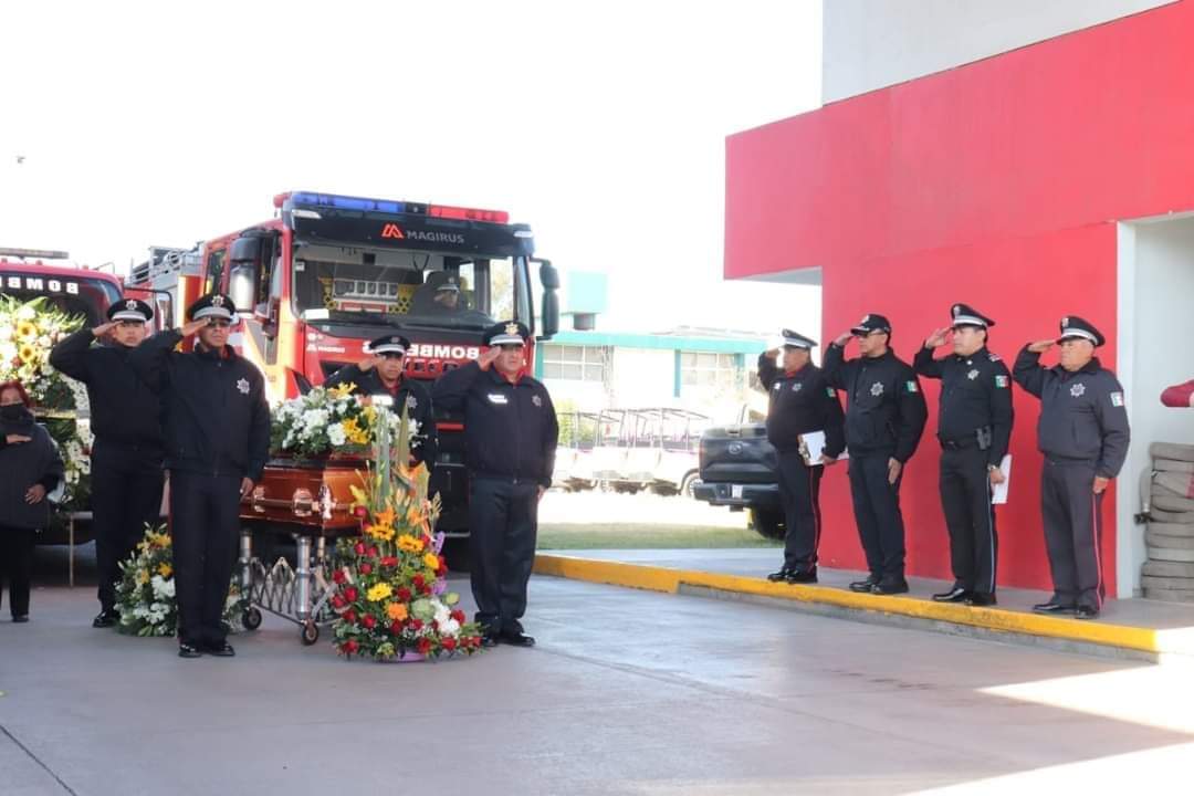 Dan último pase de lista y guardia de honor a Bombero de la SSC