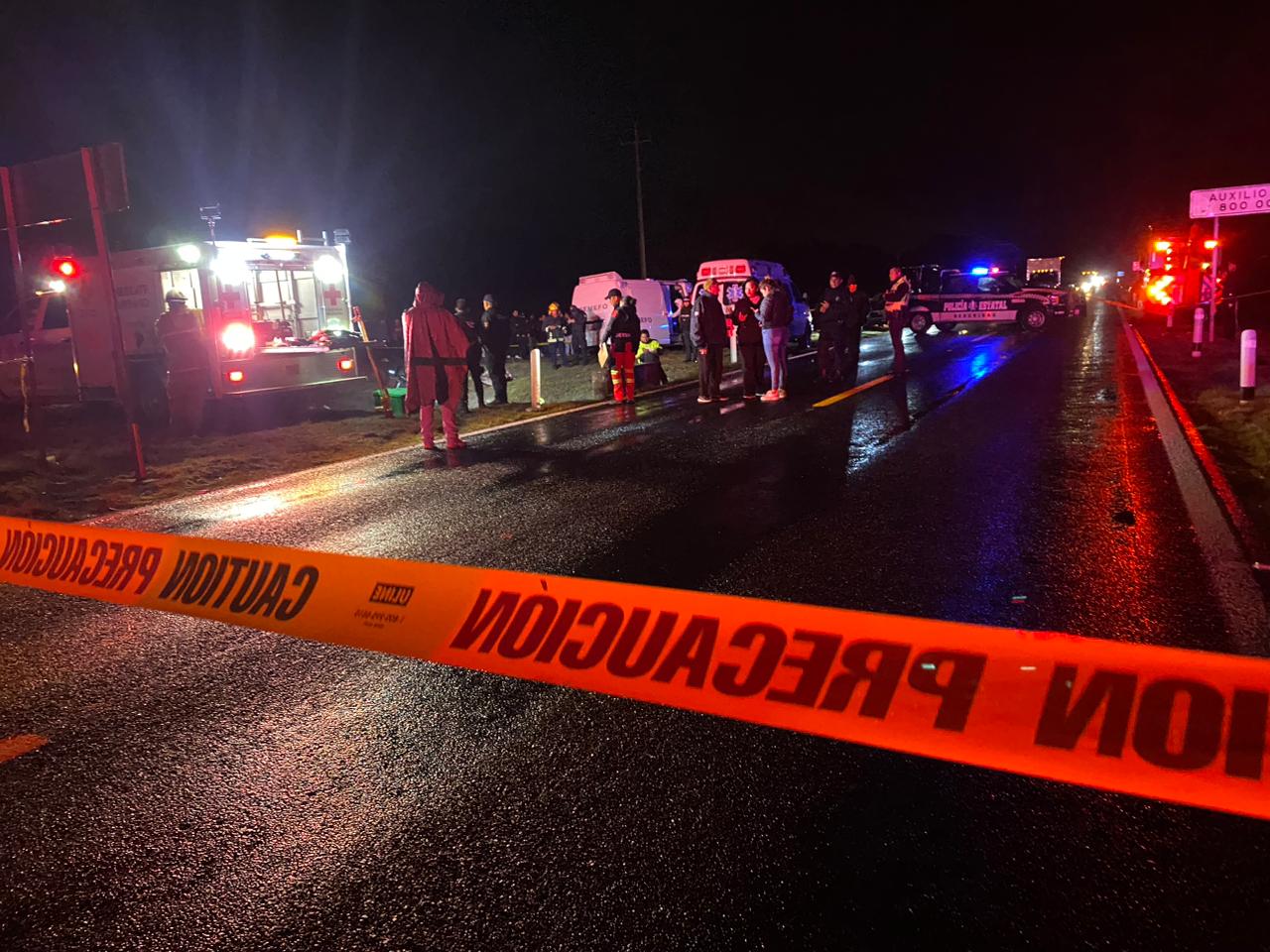Tragedia en Tequexquitla: joven pierde la vida en accidente de tránsito durante lluvia