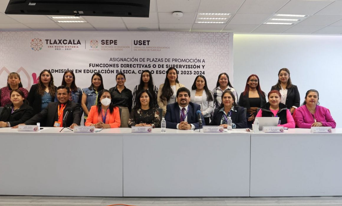 Asignó Sepe plazas del proceso de admisión y promoción en evento público