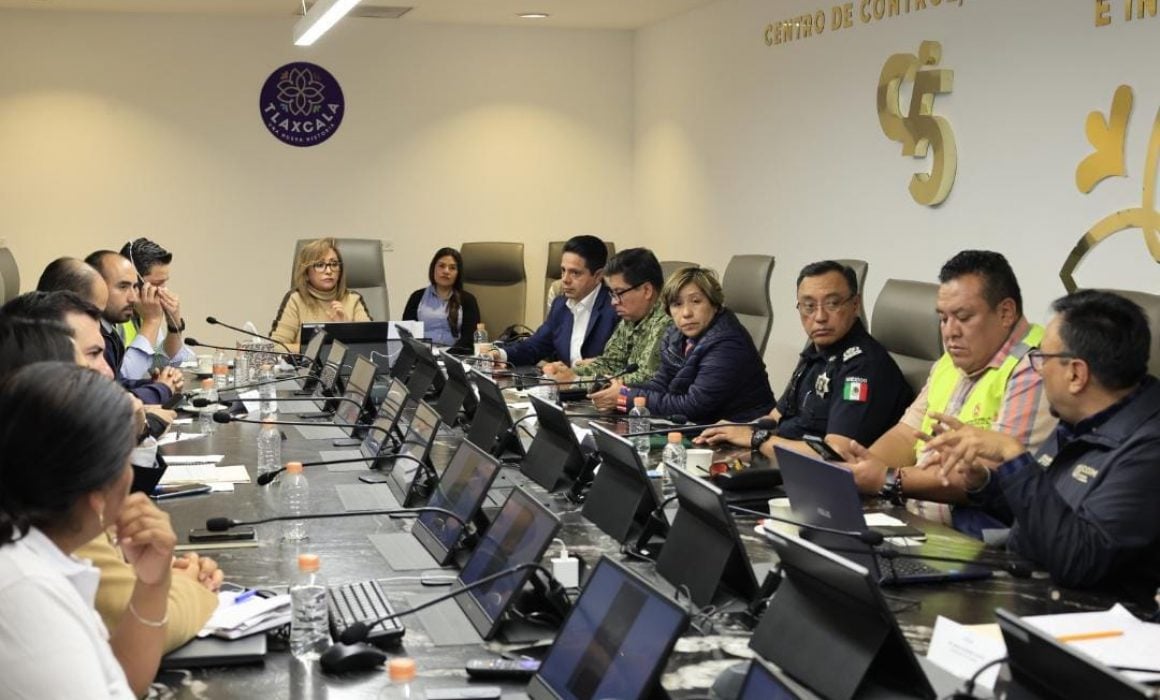Continúan labores para sofocar incendio en Panotla