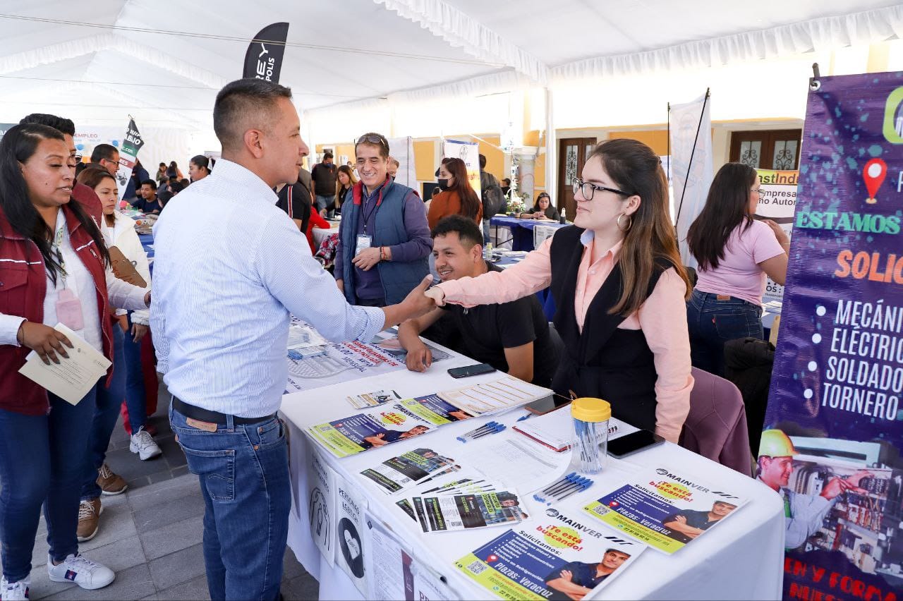 Realizan ayuntamiento de San Andrés Cholula y Secretaría del Trabajo Primera Feria del Empleo del año