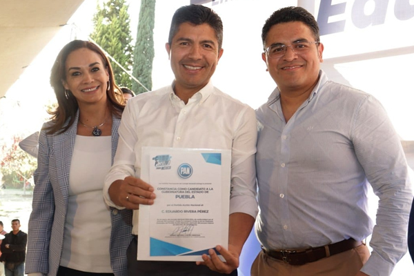 Eduardo Rivera Pérez recibe constancia como virtual candidato a la gubernatura de Puebla por el PAN