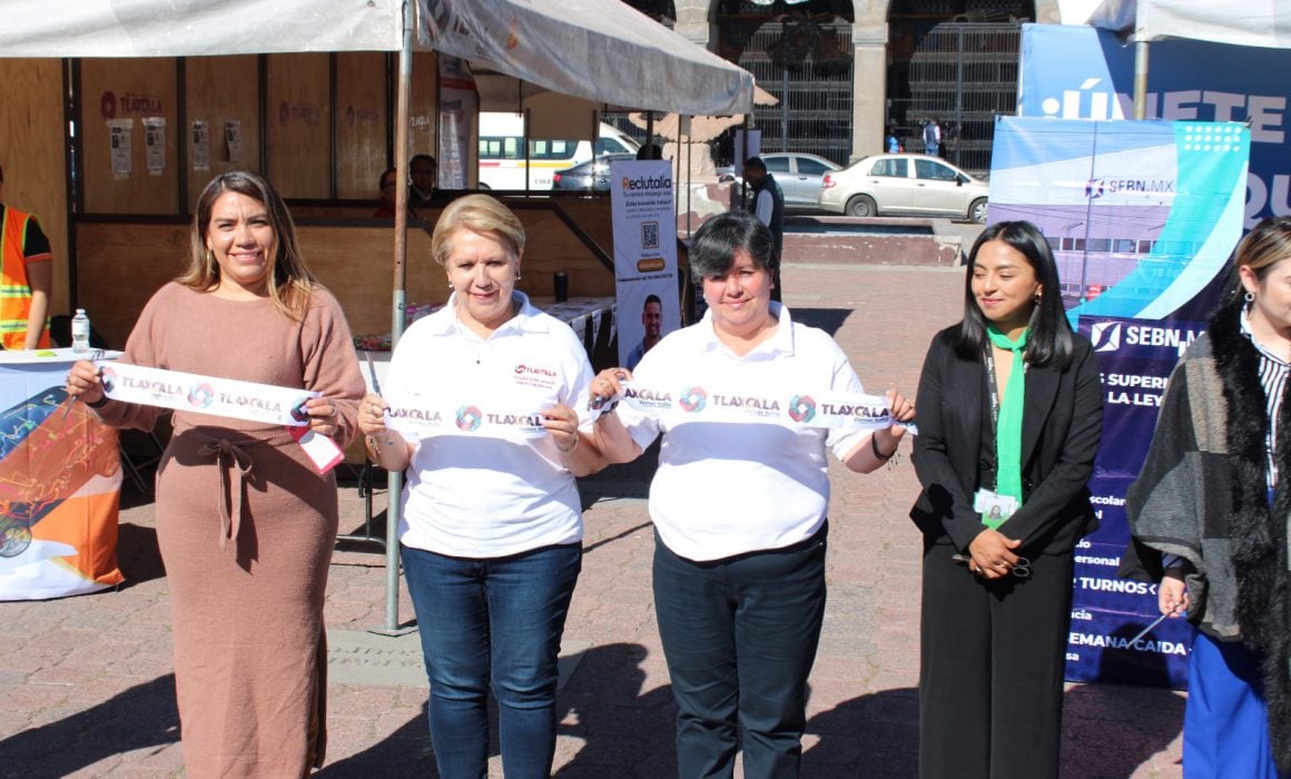 Inaugura Maribel Pérez Arenas feria del empleo en Tlaxcala capital