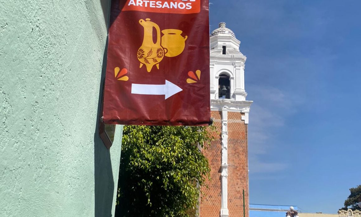 Colocan señalética del mercado de artesanos en Tlaxcala capital
