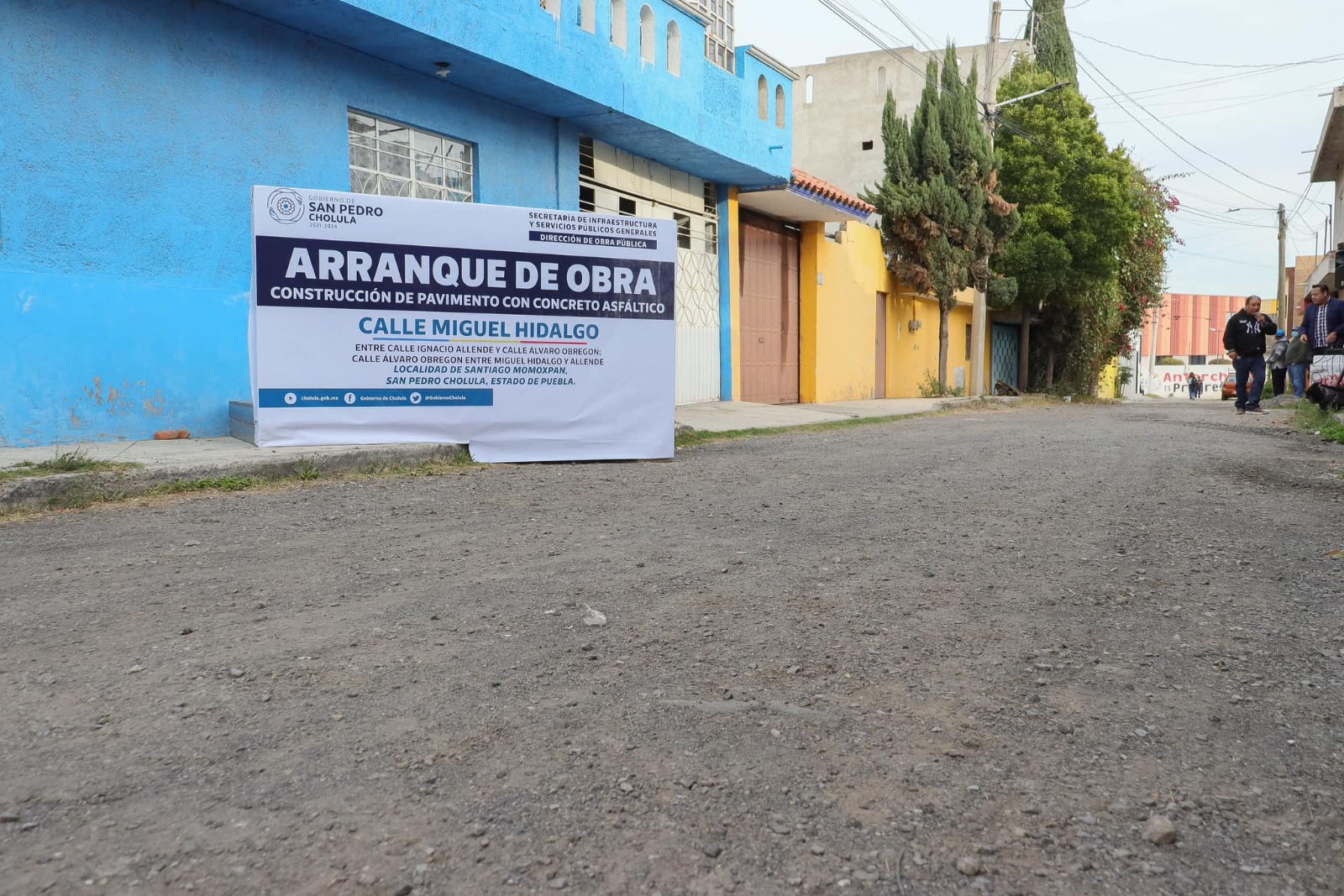 Paola Angon arranca pavimentación de calles Miguel Hidalgo y Álvaro Obregón, de Momoxpan