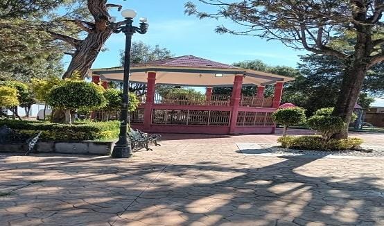 Nos cobran y no hay agua, denuncian vecinos de Acuitlapilco