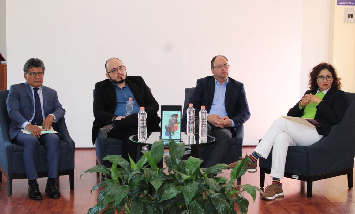 Presenta Coltlax el libro Por una cancha pareja