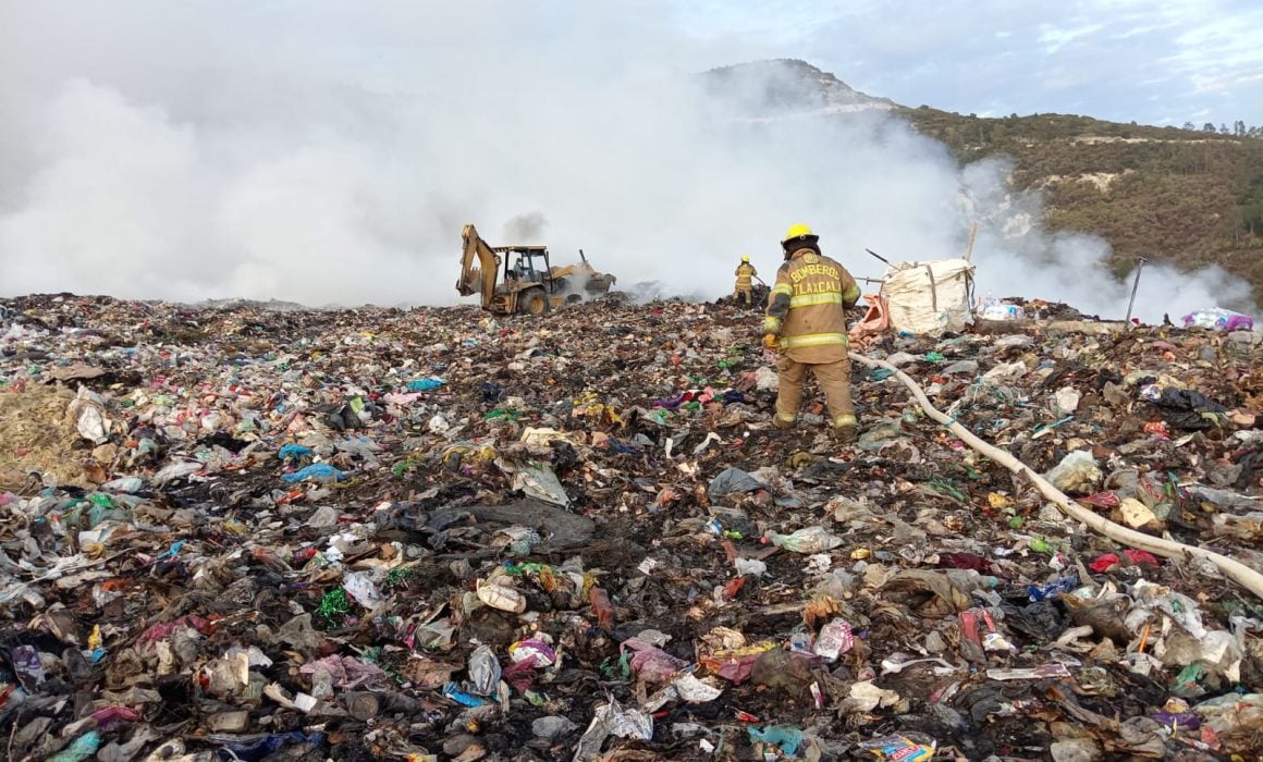 Atendió SMA incendio dentro del sitio de disposición final de Panotla