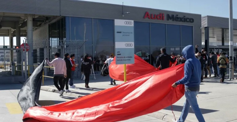 Audi seguirá en huelga; trabajadores rechazan aumento del 7%