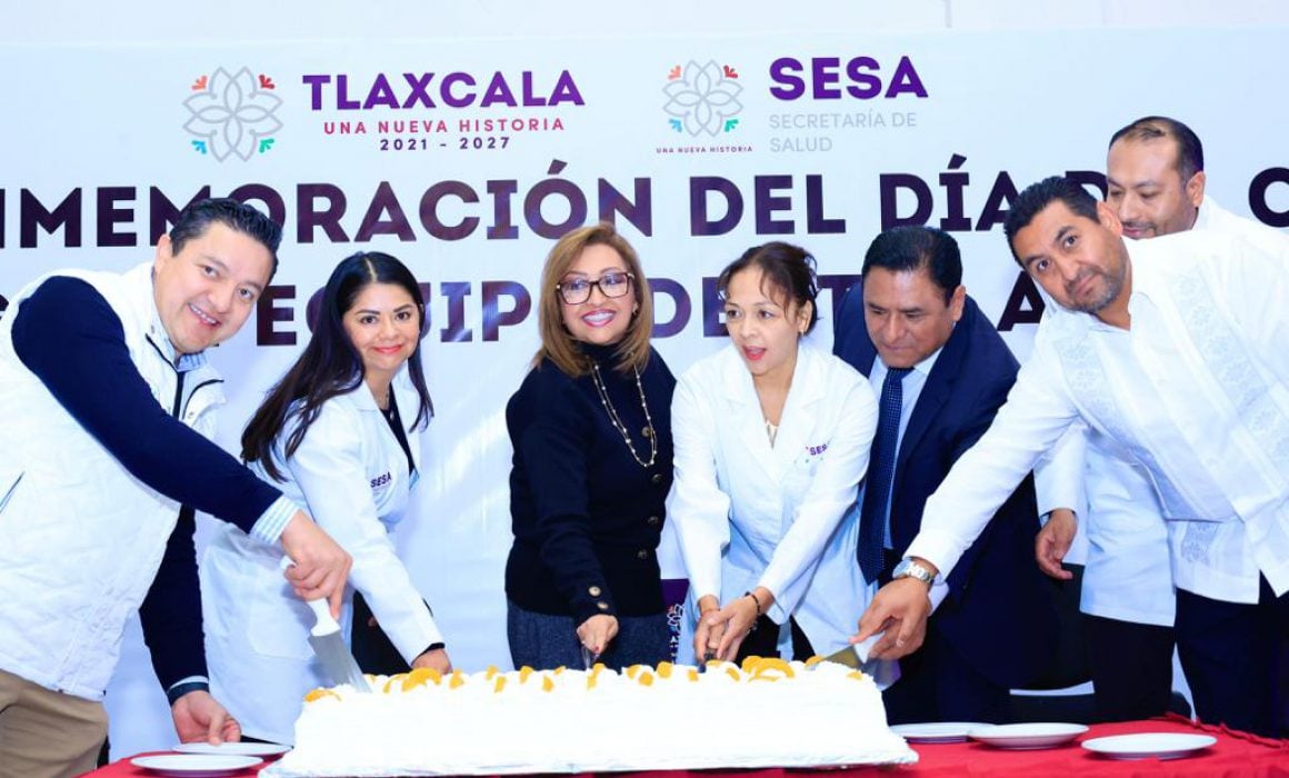 Reconoce Lorena Cuéllar labor de odontólogos con entrega de equipamiento