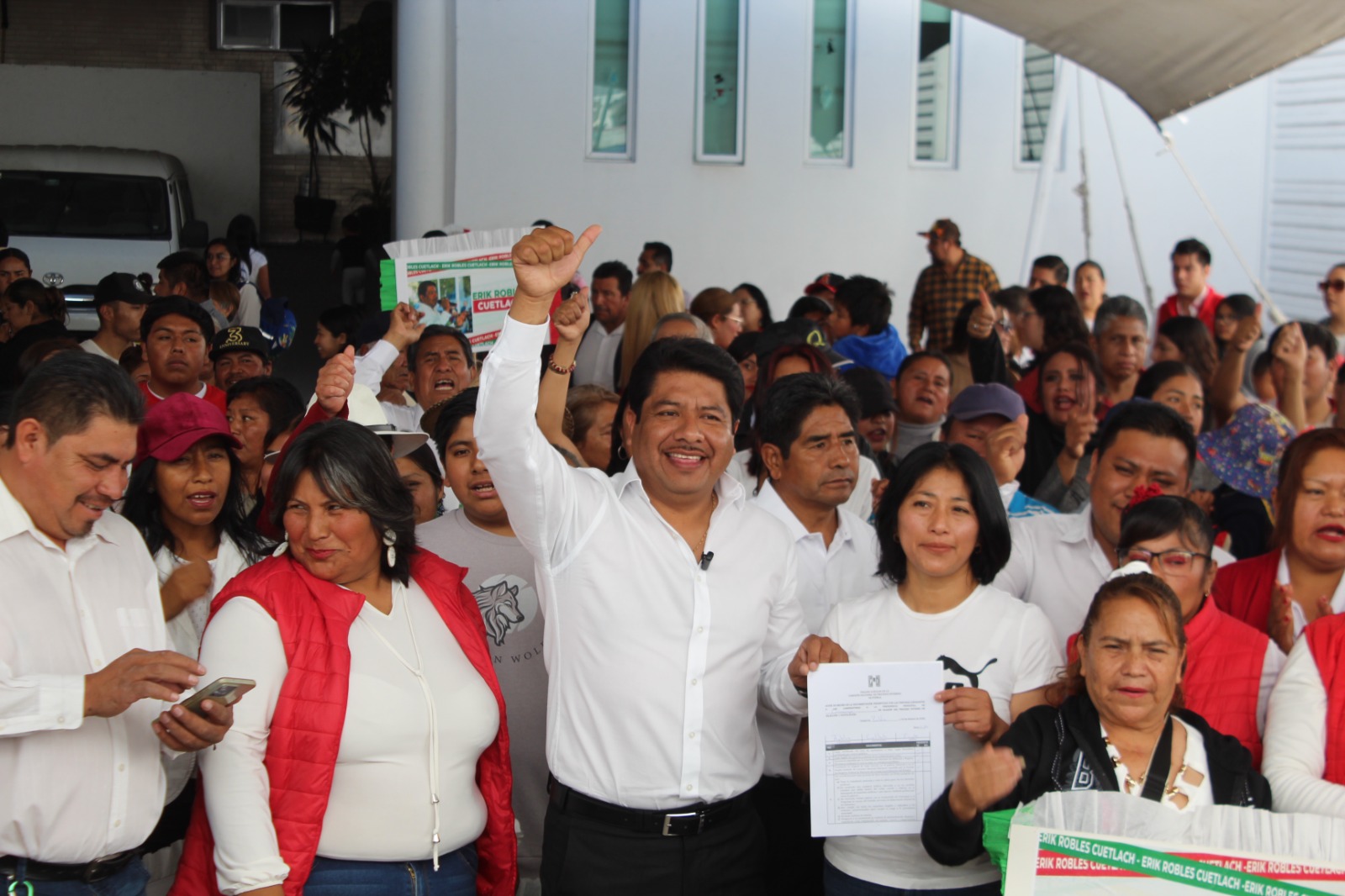 Erik Robles se registra como aspirante a la alcaldía de Coronango