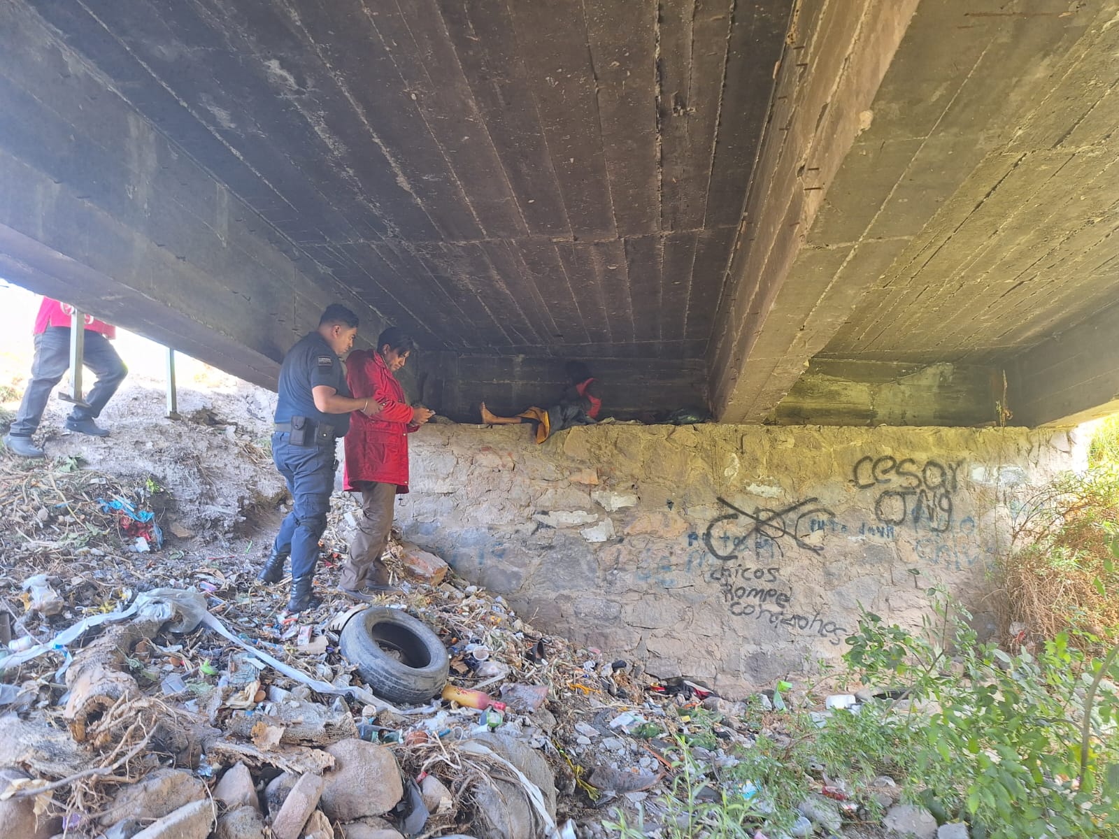 Hallan cuerpo de hombre sin vida en Ayometla