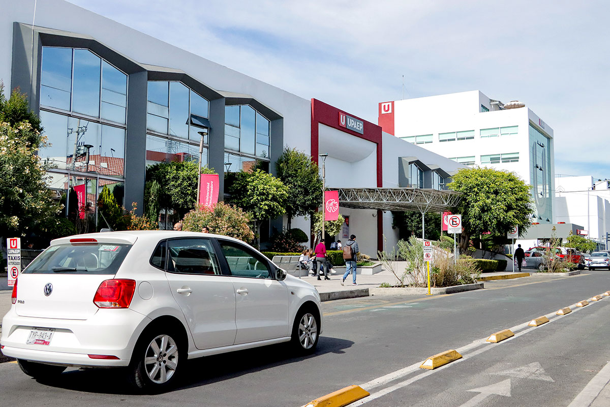 Reducción de carriles y peatonalización en Barrio de Santiago