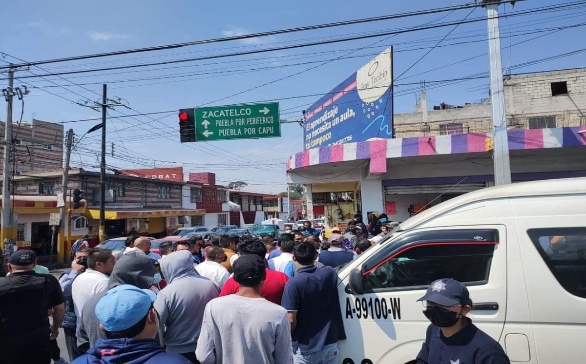 Protestan transportistas de Tlaxcala contra invasión de rutas del sur