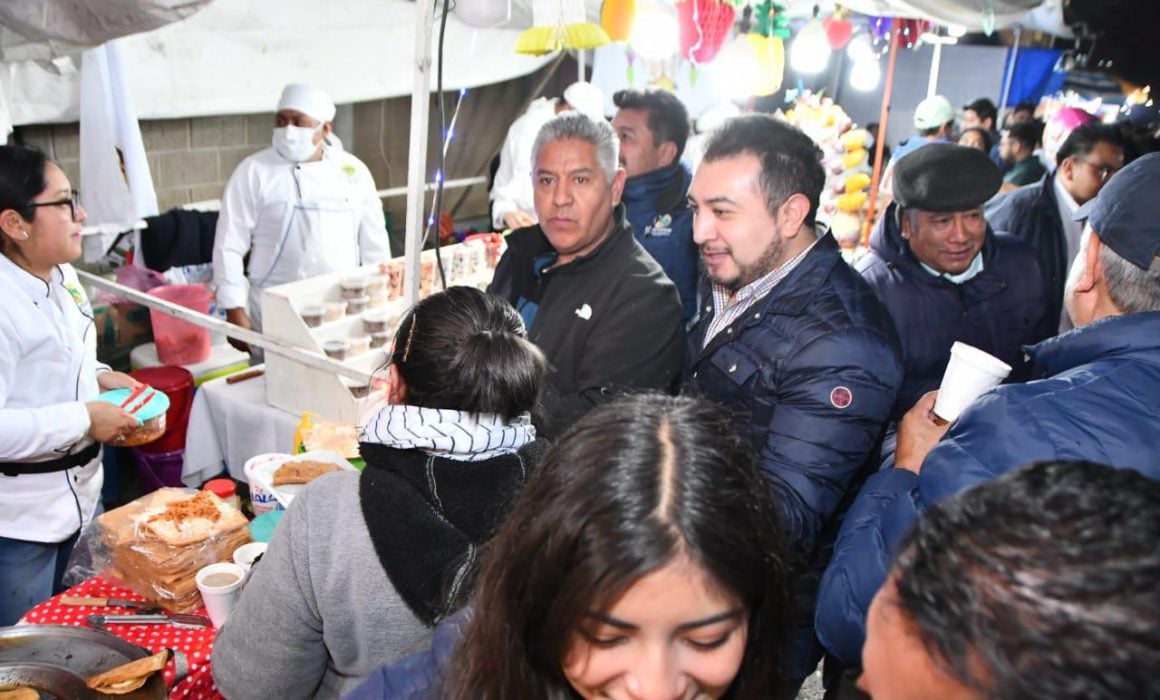 Asiste Salvador Santos al primer Viernes de Muéganos en Huamantla