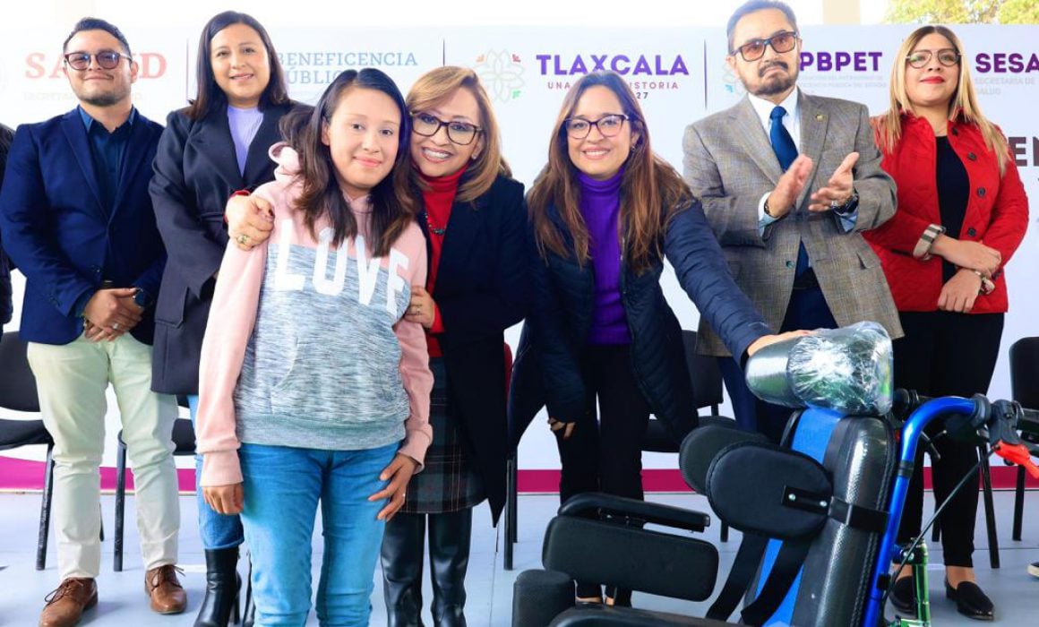 Encabeza Lorena Cuéllar entrega de apoyos funcionales y de movilidad