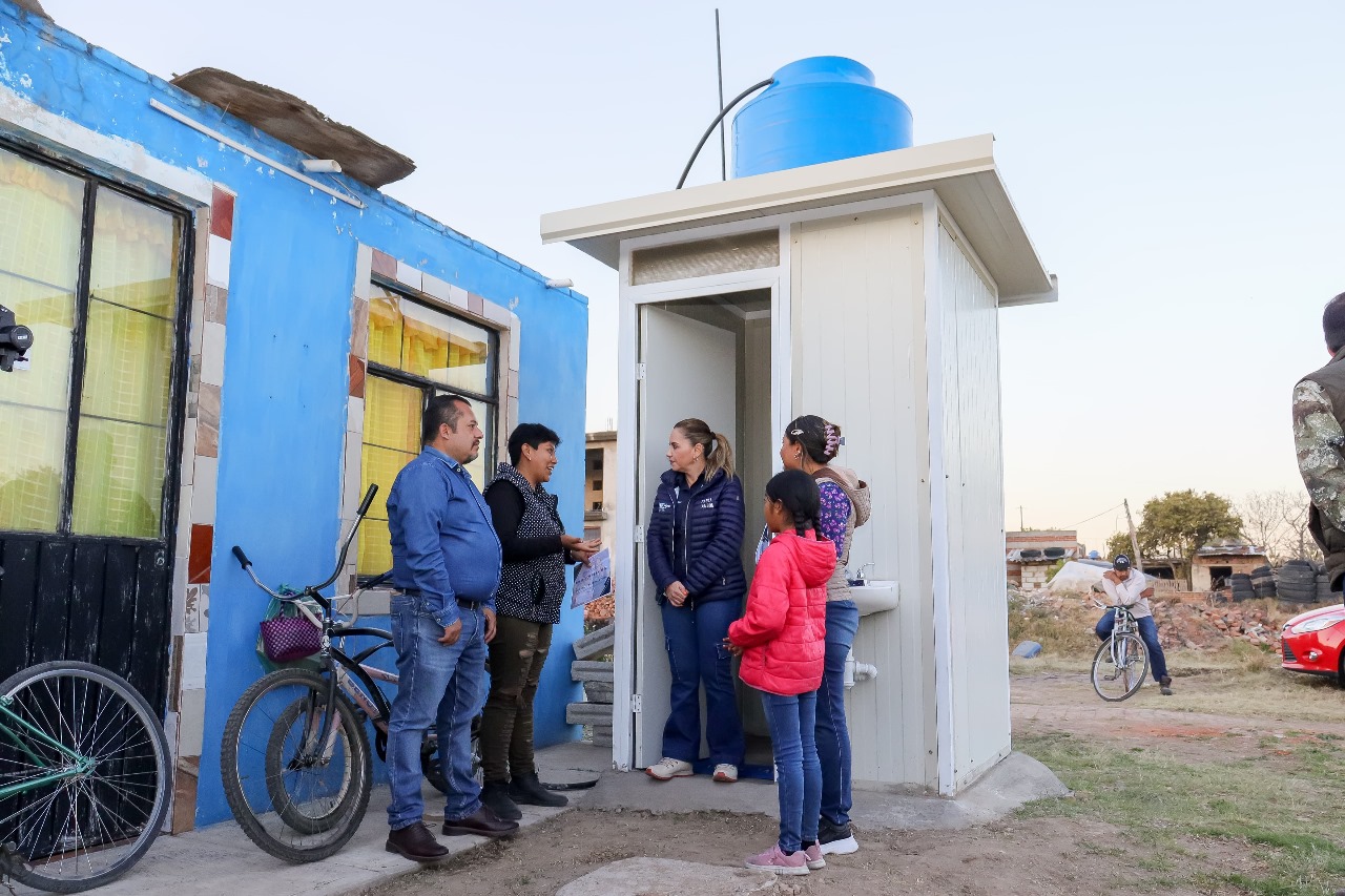 Impulsa Paola Angon mejoramiento de viviendas en San Pedro Cholula
