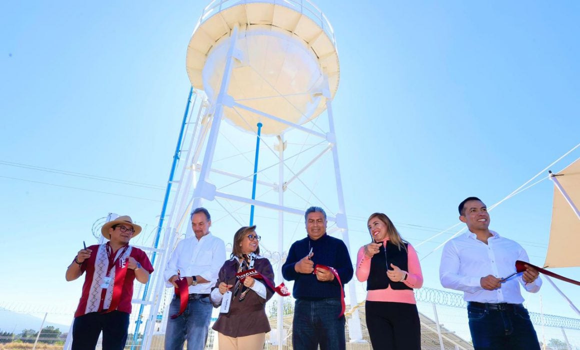 Inaugura Lorena Cuéllar primer tanque elevado con energía solar