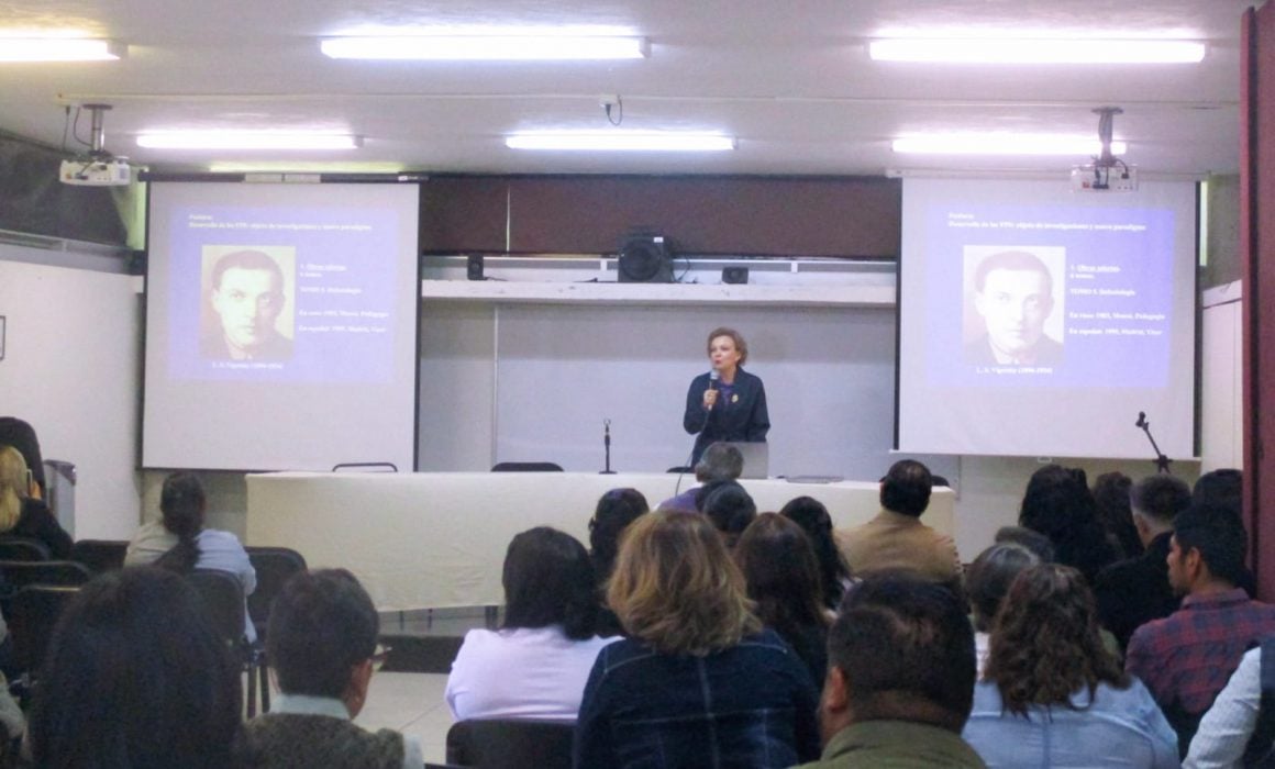 Contribuye UATX con docentes de educación especial de SEP