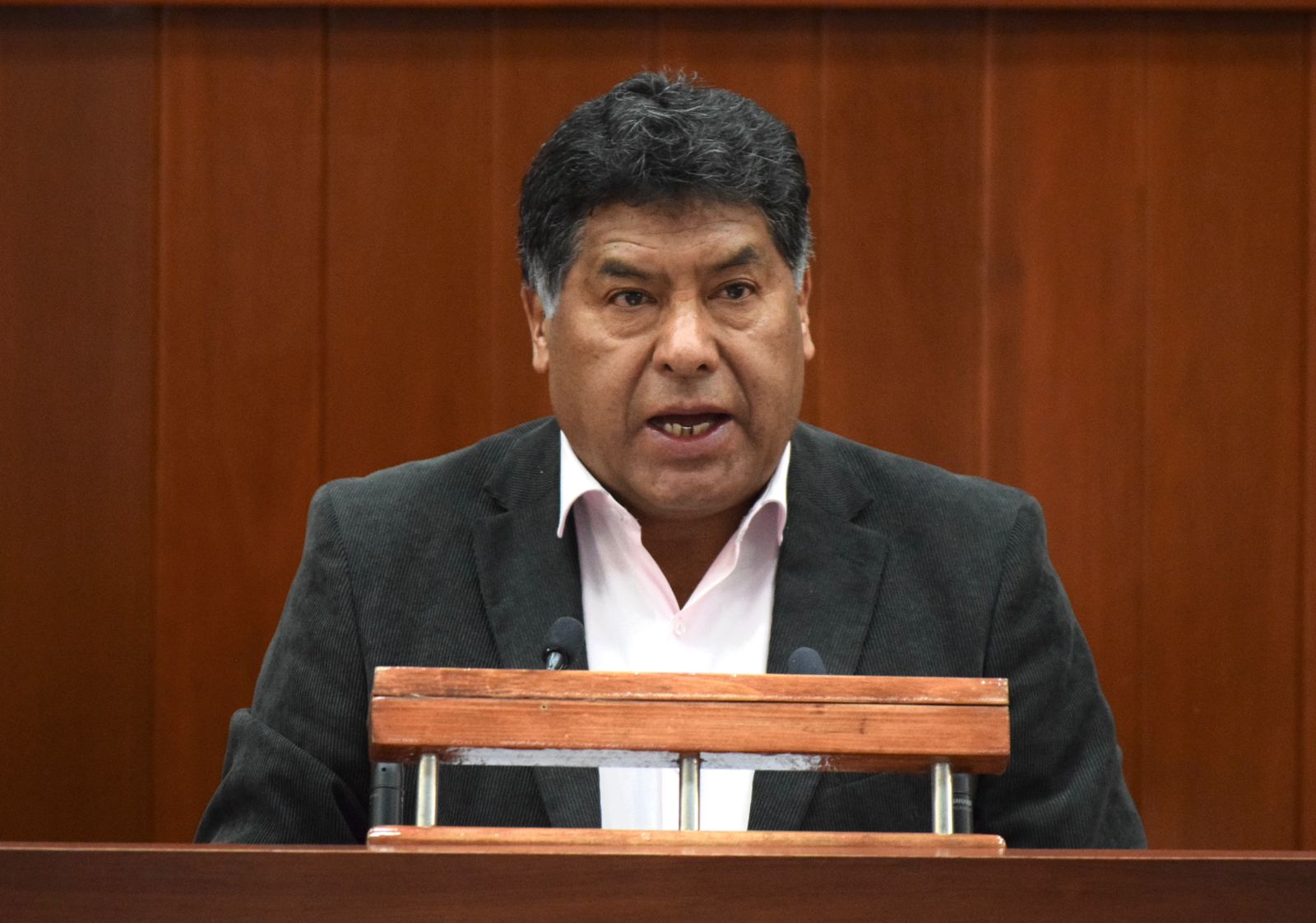 Excedentes ayudarán a pagar deudas a ex trabajadores: diputado