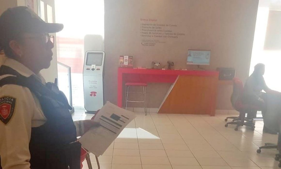 Despliega policía de Huamantla operativo tras asalto en sucursal bancaria