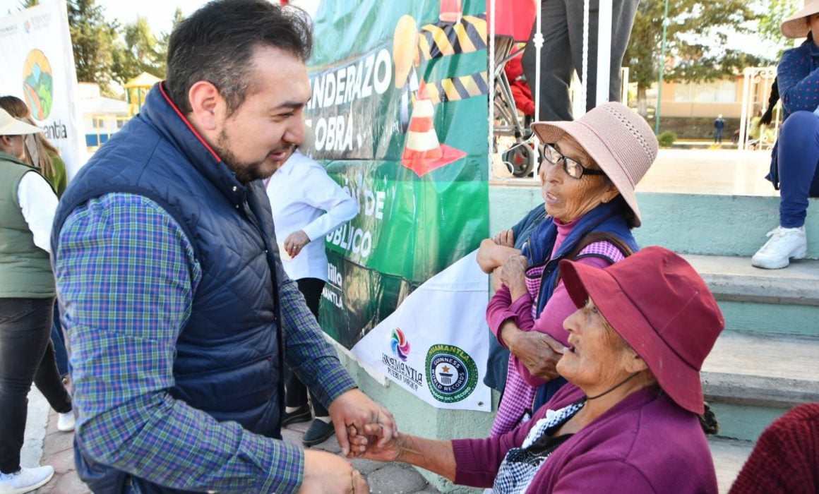 Agradecen vecinos a Salvador Santos Cedillo las obras en sus comunidades
