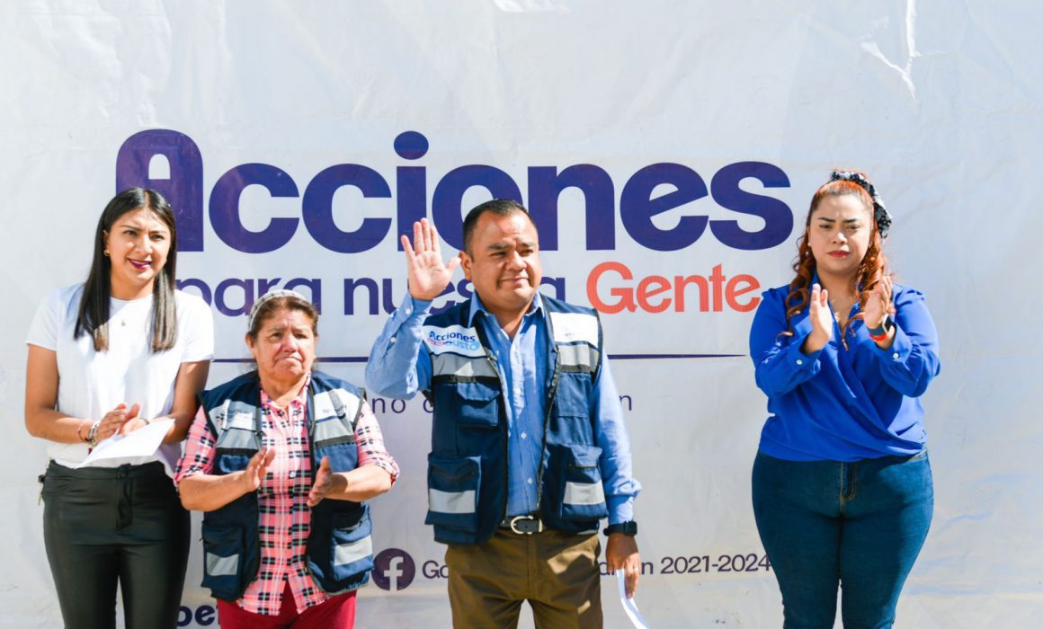 Da Ángelo Gutiérrez banderazo de inicio de obra en calle Magnolias