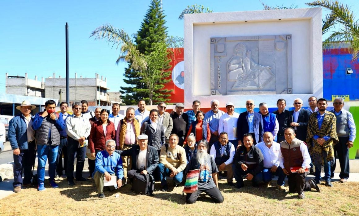 Inaugura Chiautempan mural El tlacuilo