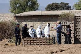 La fosa fue ubicada en un predio abandonado cerca del panteón de Mexicaltzingo