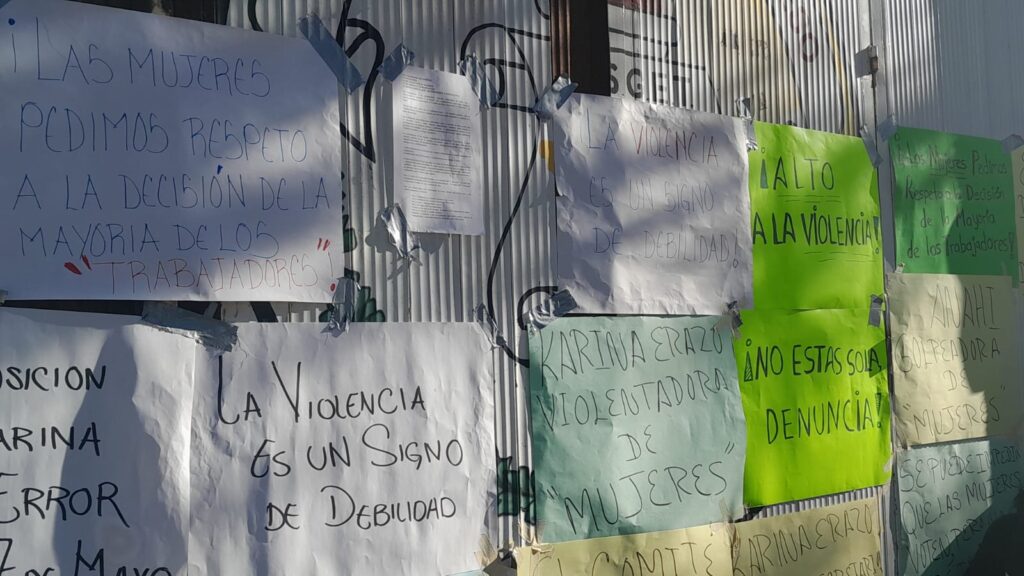 Karina Erazo se esconde de manifestantes en el S7M