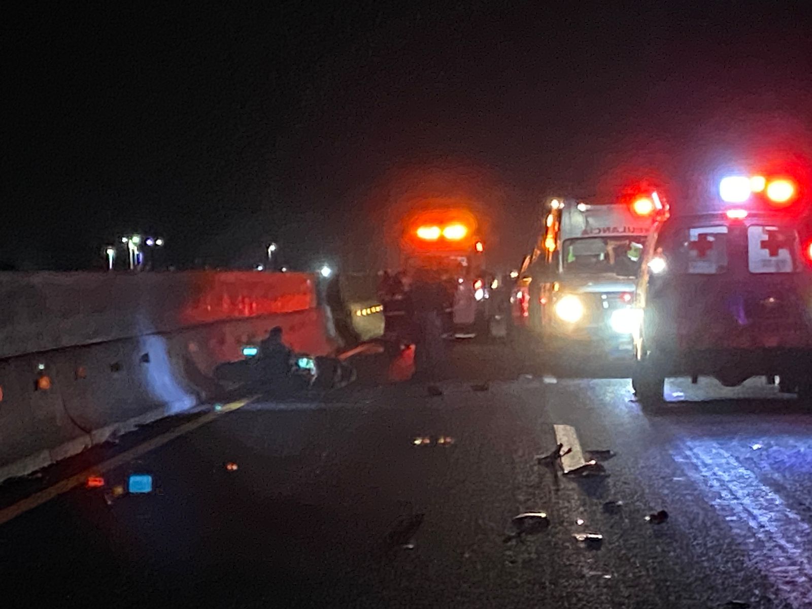 Motociclista muere tras impactarse contra un bus, en Xaloztoc