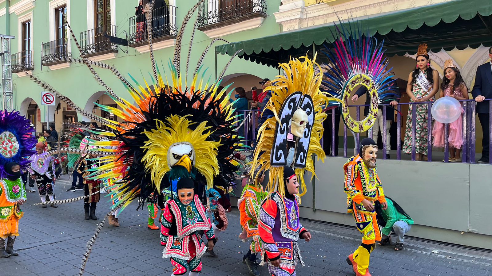 Vive Tlaxcala su carnaval con alegría y algarabía