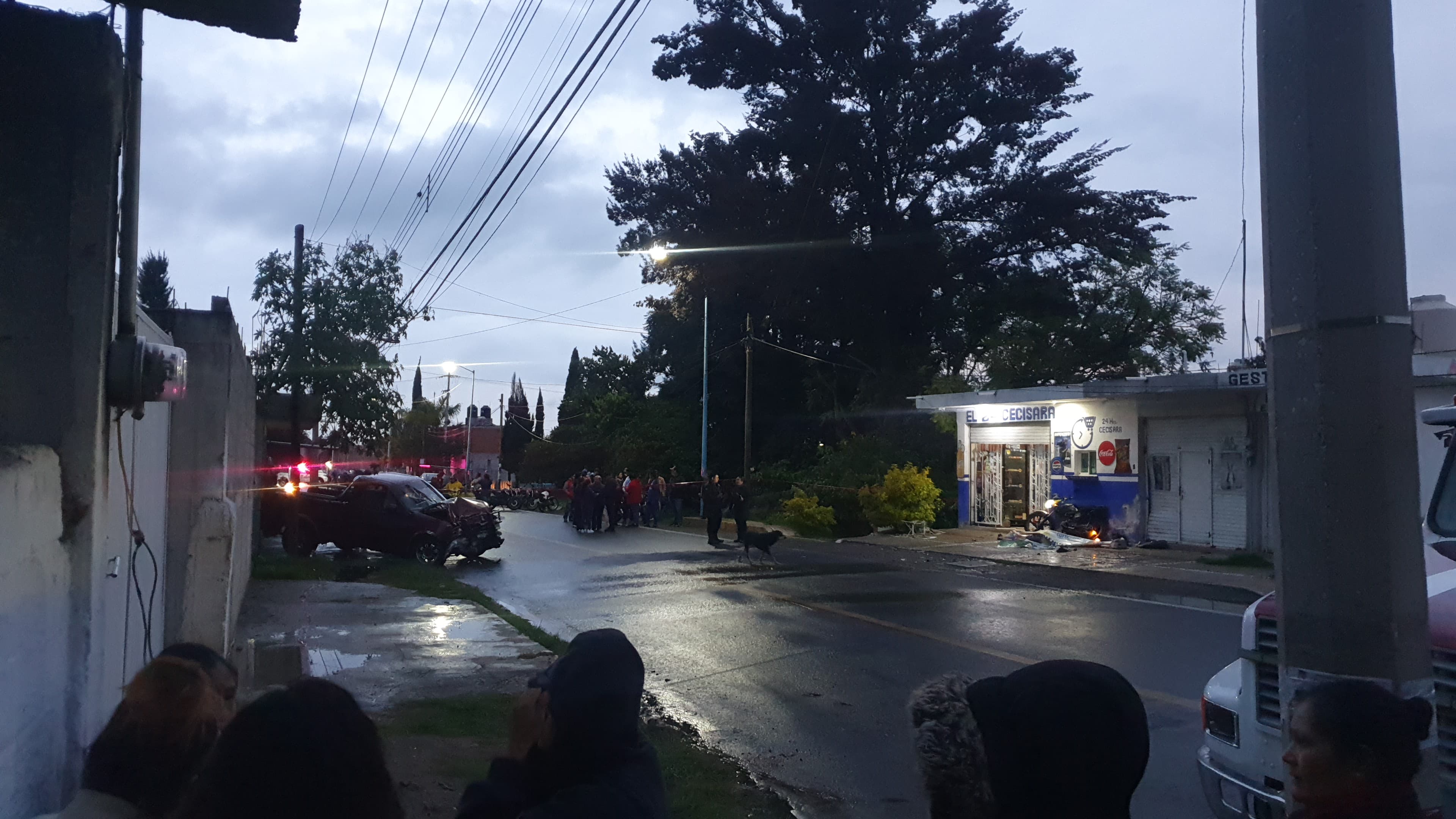 Muere motociclista en aparatoso accidente ocurrido en Tetlatlahuca