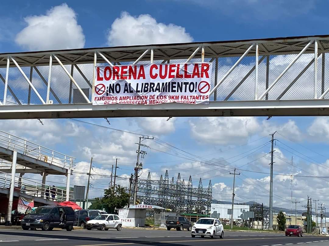 Recolectan pobladores y comerciantes firmas en Calpulalpan contra libramiento