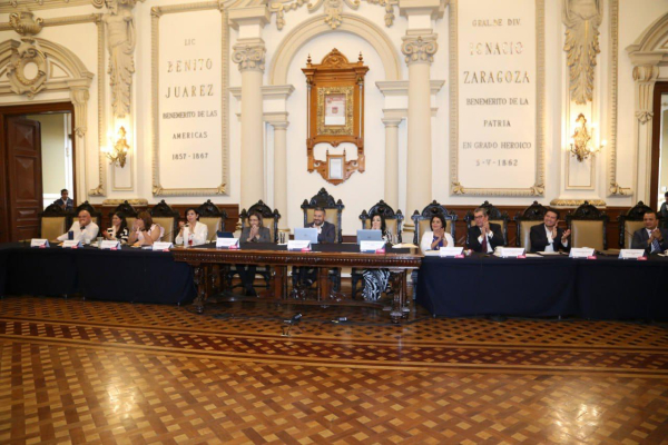Cabildo de Puebla Aprueba Información Financiera y Reconoce a Trabajadores Jubilados