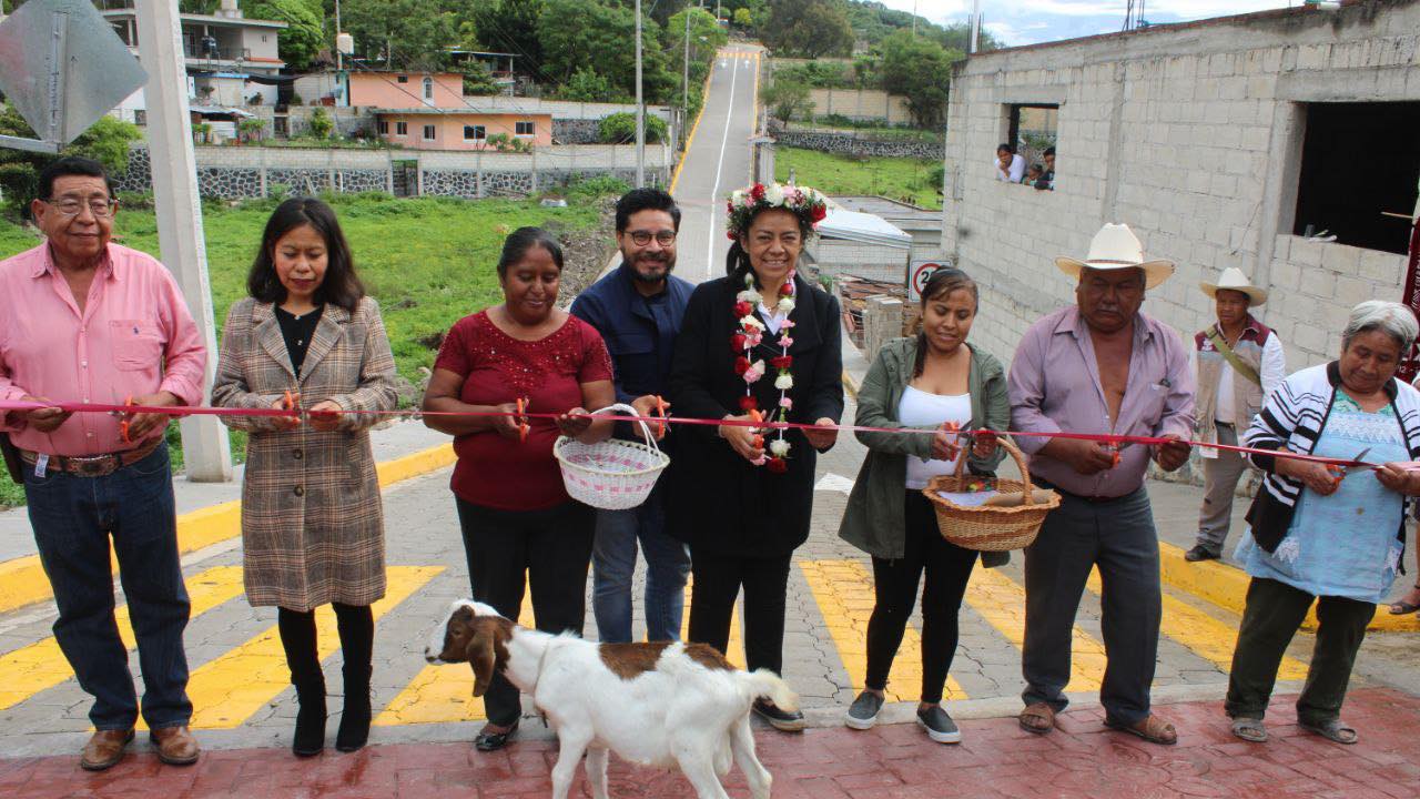 Ariadna Ayala mejora vialidades en comunidades vulnerables de Atlixco