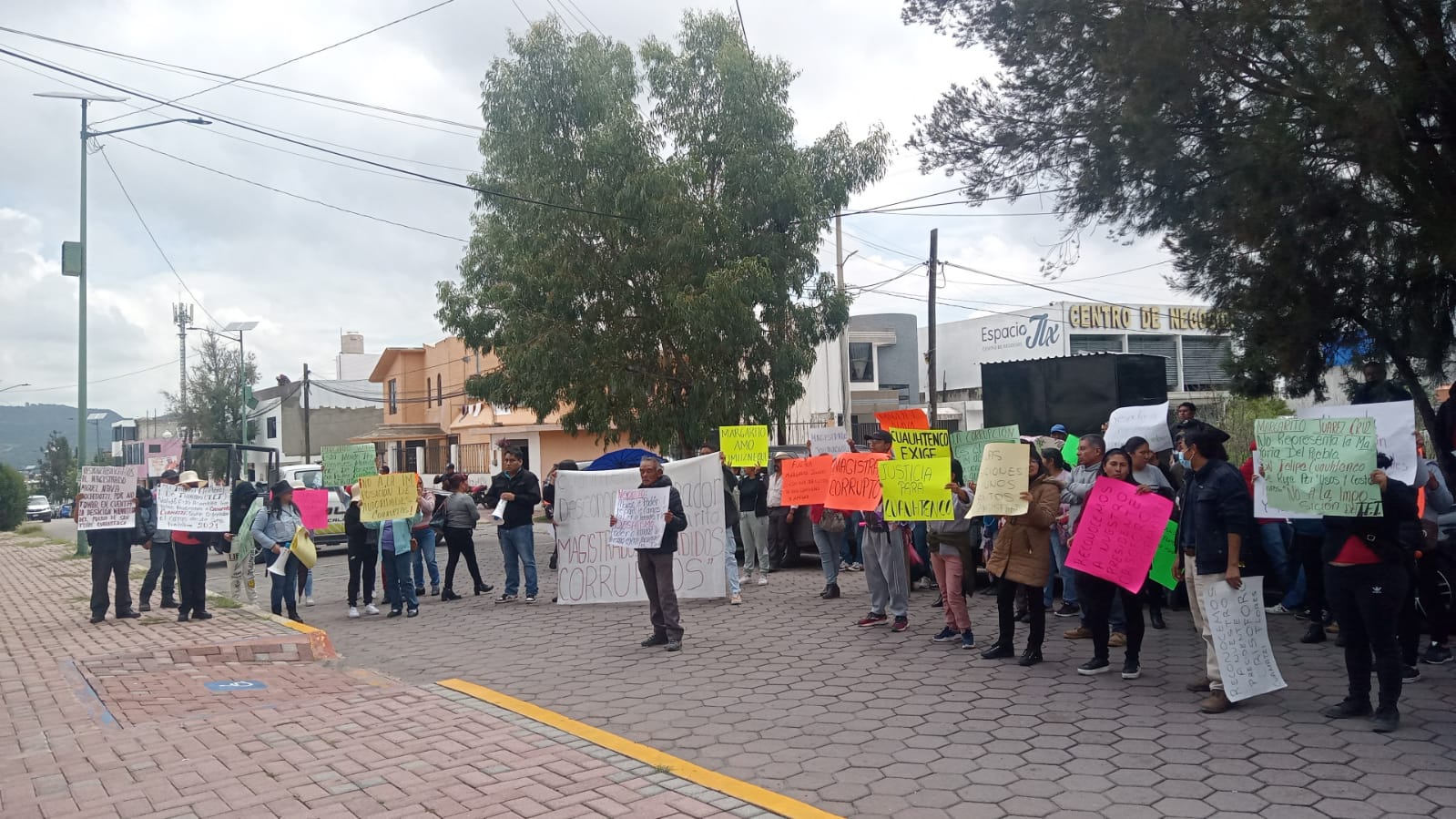 Reclaman pobladores de Cuauhtenco al TET reconocimiento de autoridades