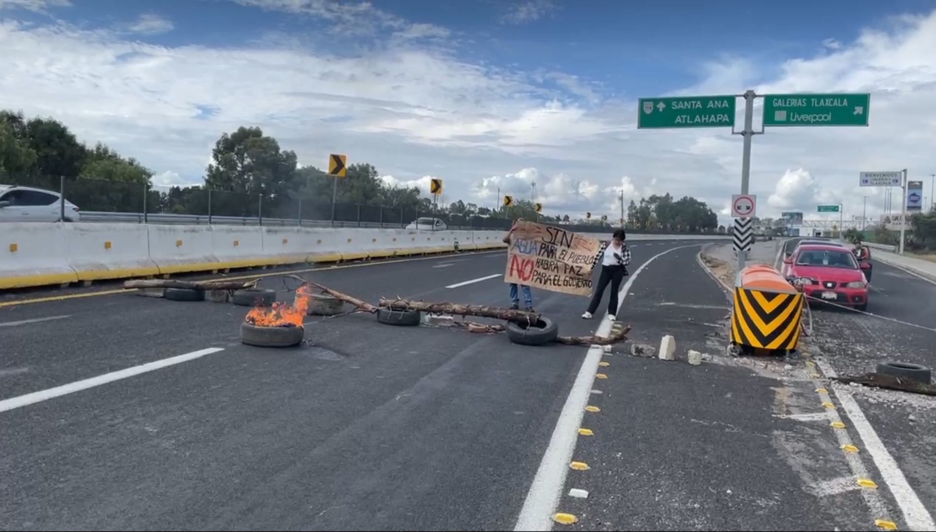 Por segundo día, habitantes de Atlahapa regresan a bloqueos