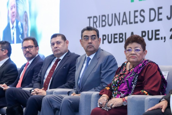 Niega Sergio Salomón que se busque premiar al consejero jurídico del gobierno con magistratura