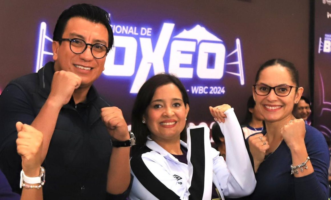Familia y adultos mayores disfrutan de sesión masiva de boxeo fitness