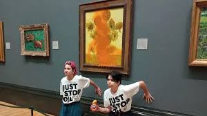 Activistas que lanzaron sopa a cuadro de Van Gogh son declaradas culpables 