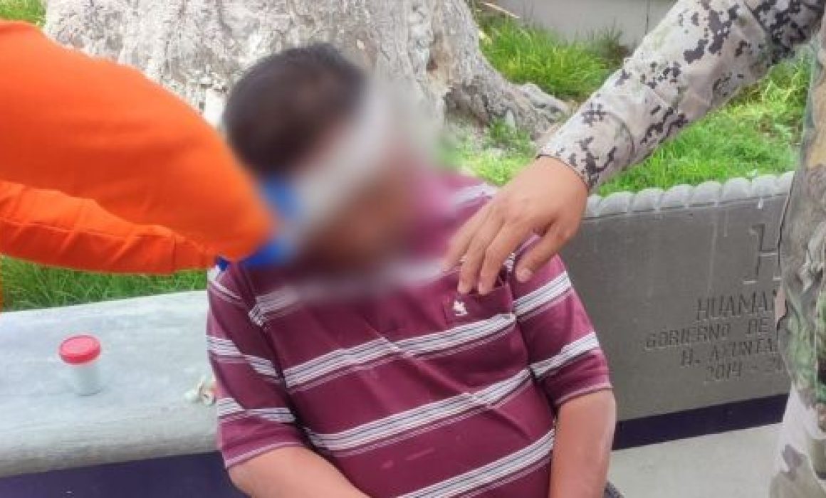 Atiende PC de Huamantla a sujeto en estado inconveniente tras caída