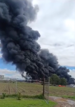 Se incendia maderería en San Gregorio Atzompa