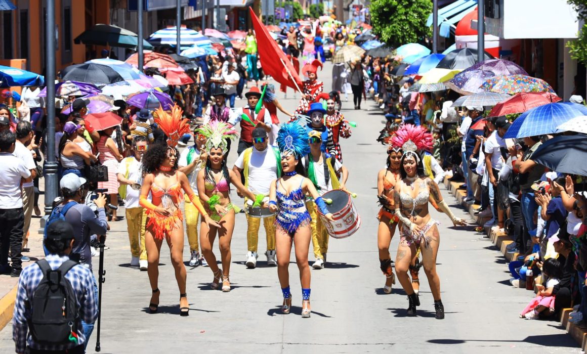 Un éxito total el tradicional desfile de Chiautempan 2024