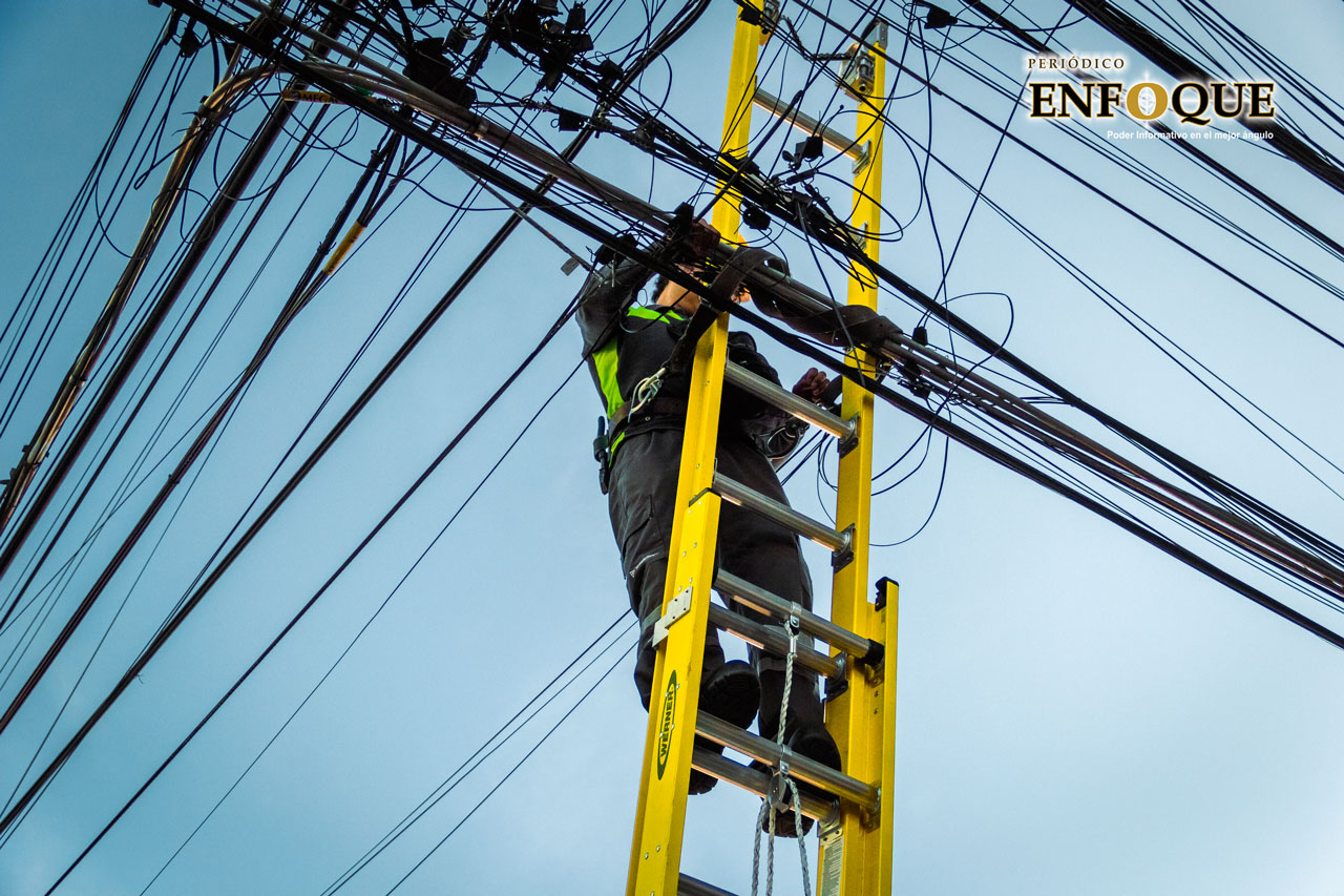 Ayuntamiento de Puebla retira más de 360 mil metros de cableado en desuso en primer semestre de 2024