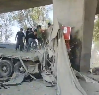 Conductor de tráiler muere al chocar en la México-Puebla