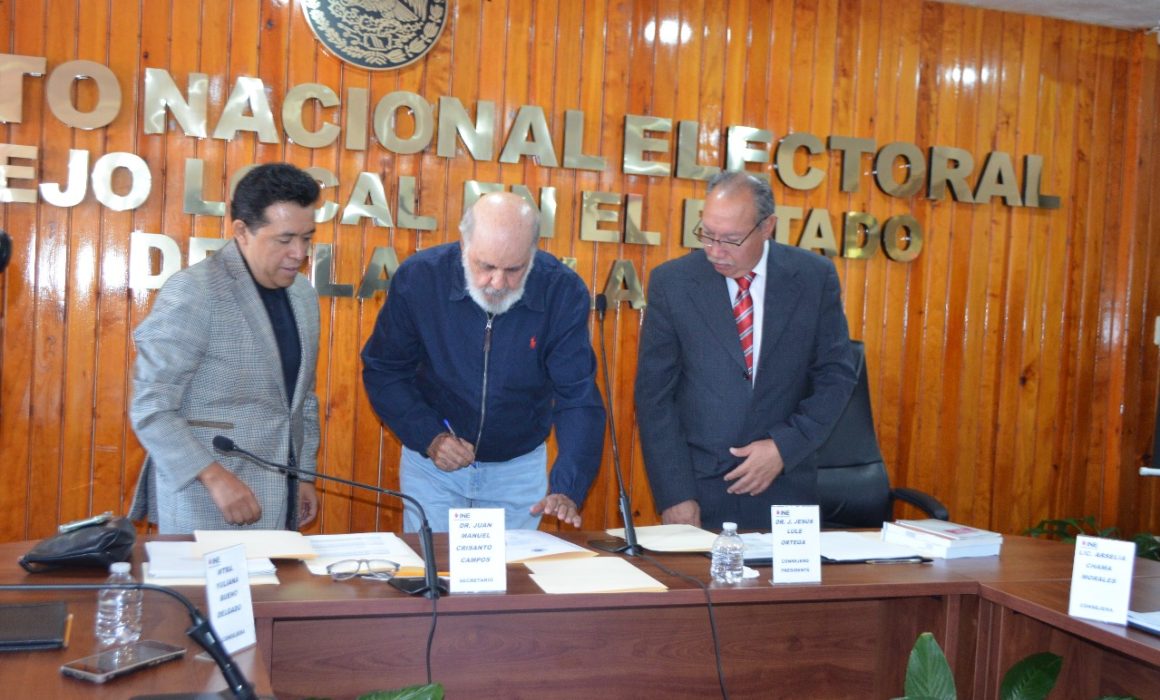 Recibe Álvarez Lima constancia de mayoría como senador de la República