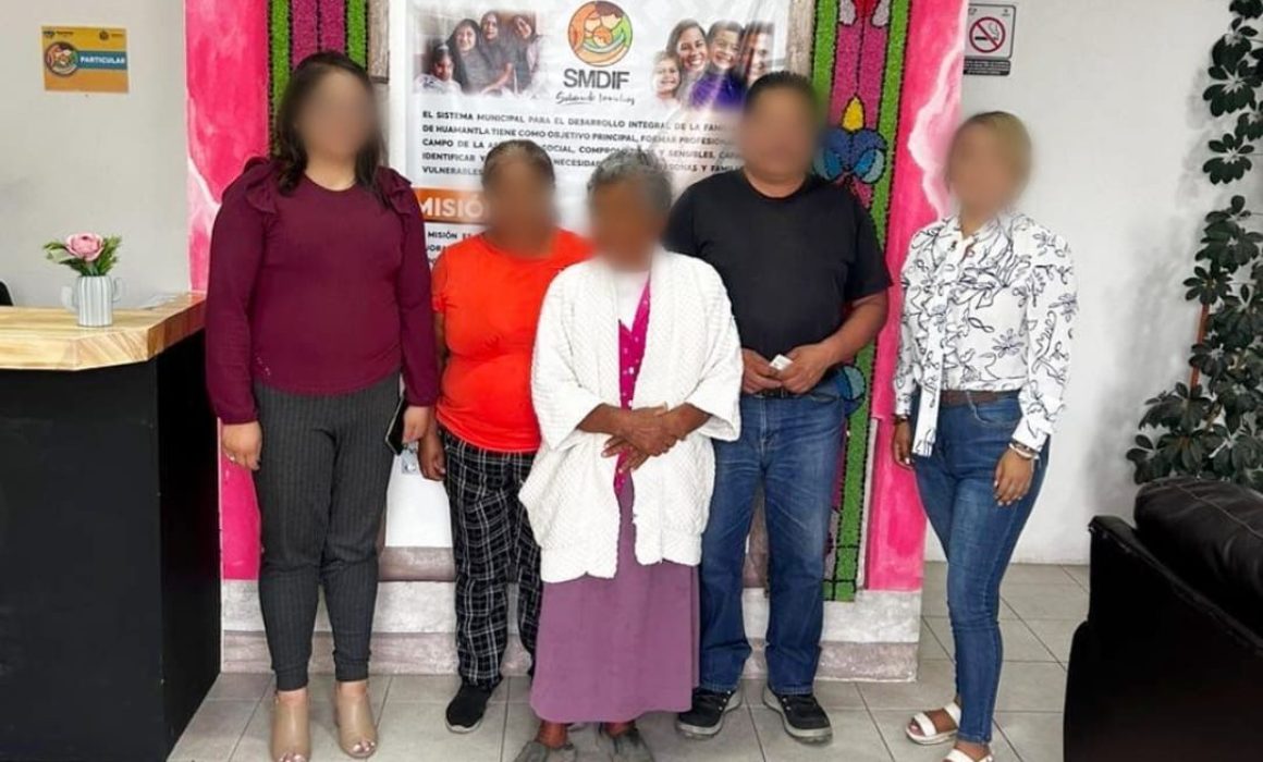 Reúne DIF Huamantla a adulta mayor con sus familiares