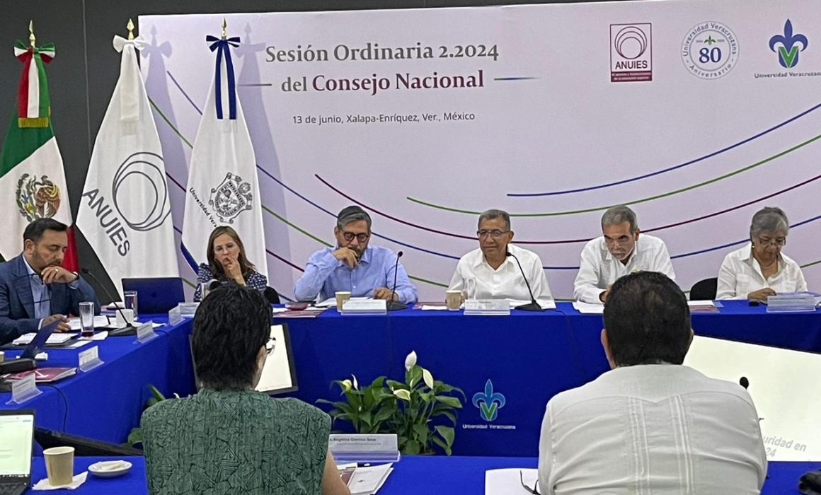 Preside Rector de la UATx sesión del Consejo Nacional de ANUIES